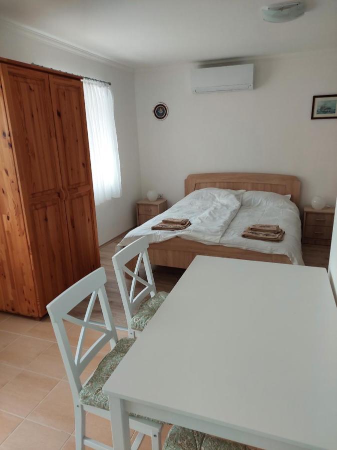 Szent Bernat Vendeghaz Apartment Veszprém Exterior foto